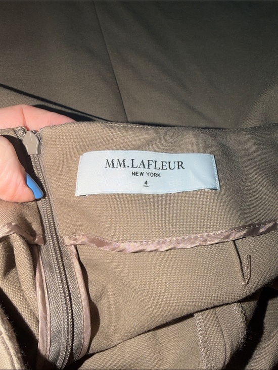 M.M. Lafleur Ladies Taupe Straight Skirt. Size 4 Front Slit. Classic, career